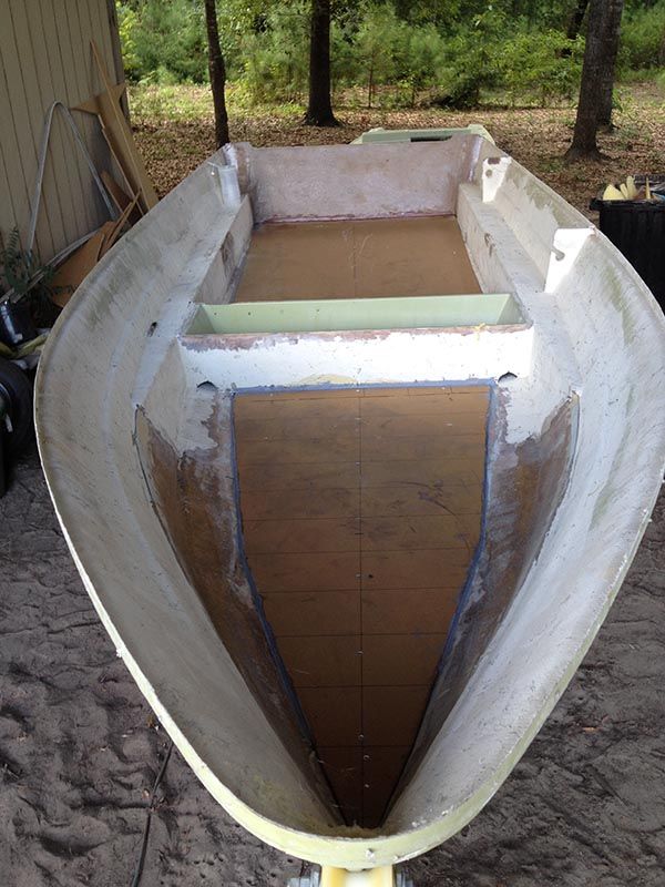 1976 Dixie Skiff rebuild Dedicated To The Smallest Of Skiffs